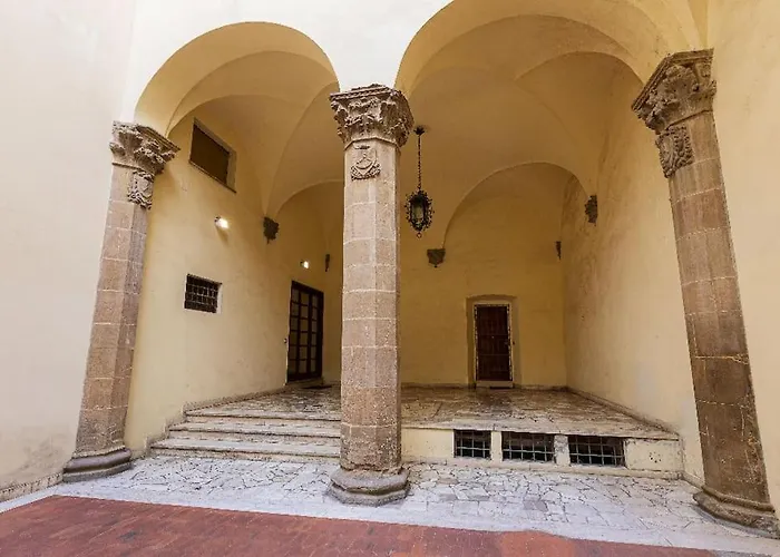 Borgo San Jacopo flats